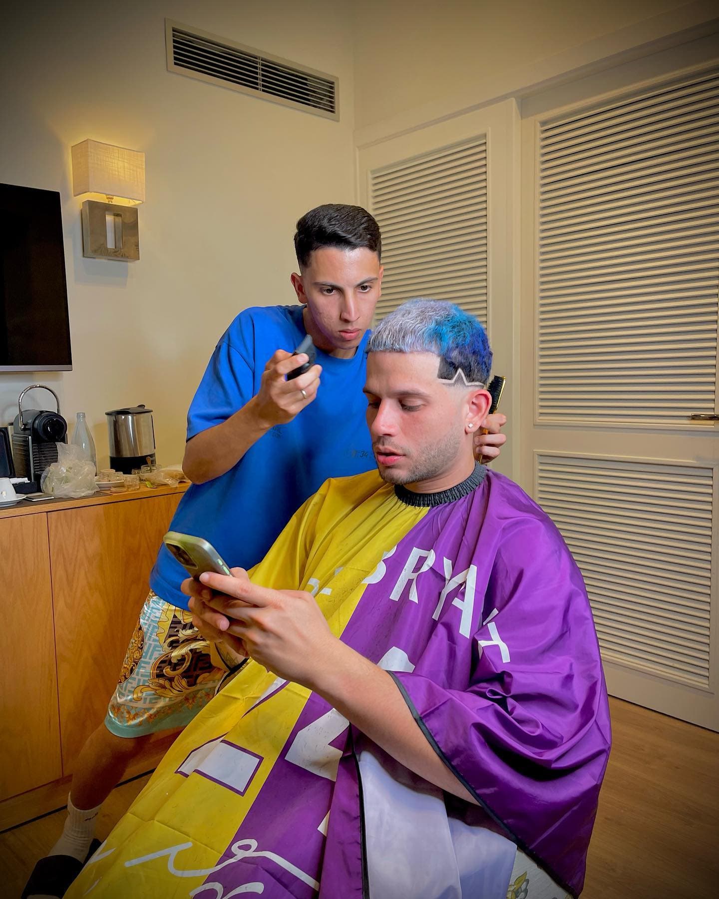 Ossama Kacha ha curato lo styling di Dei V
